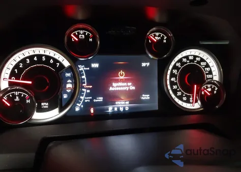 2017 Ram 1500 Sport 4X4 5'7 Box z USA, uszkodzony, nr VIN 1C6RR7MT3HS681532